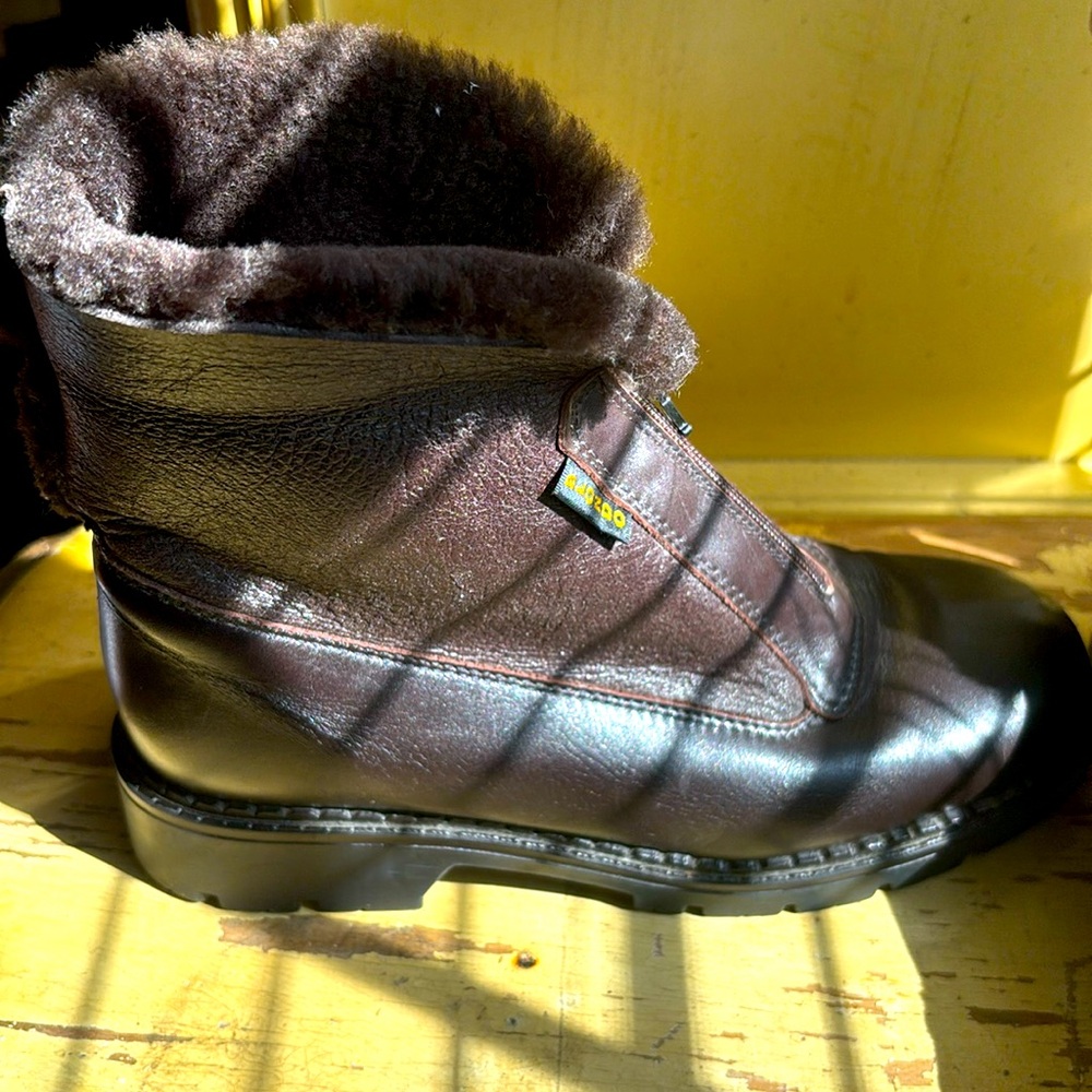 Cold weather boots/ fur on the inside